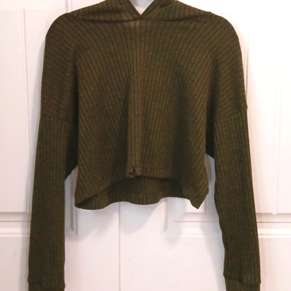 DISCREET Girls Size Small-Medium, Green Hooded Croped Shirt